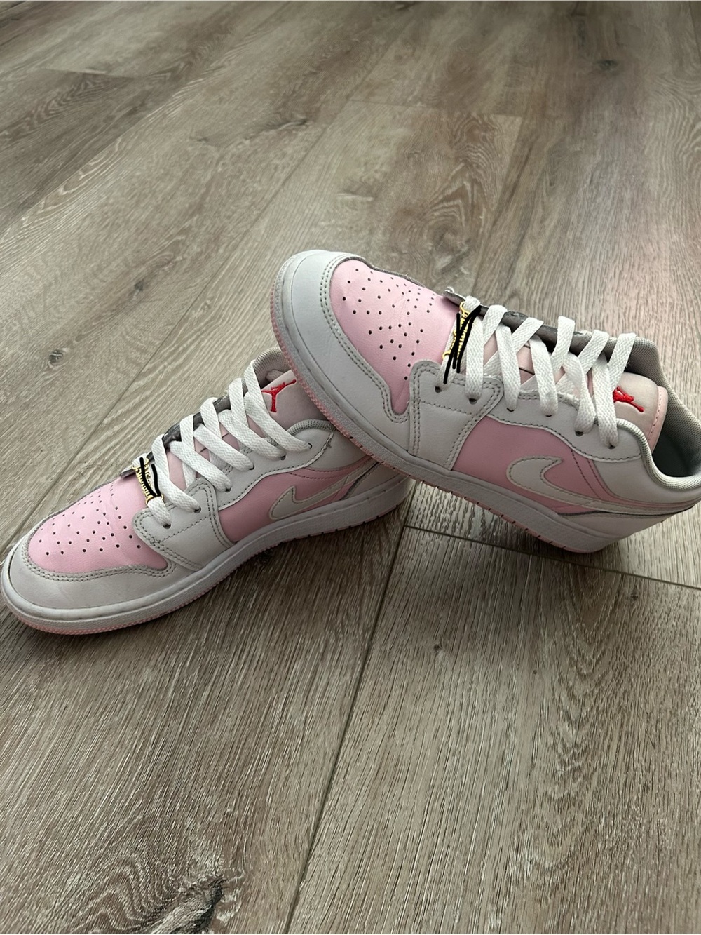 Nike Low-Top Sneakers in Pink and White